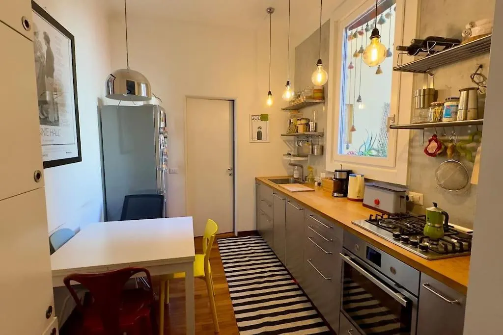 Stylish Apartment Next To Moscova Milan