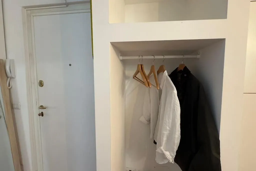 Stylish Apartment Next To Moscova Milan